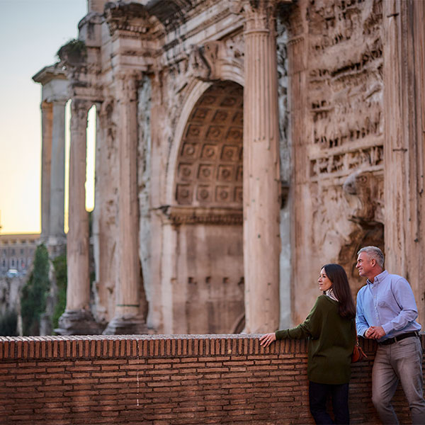 couple sightseeing in Rome